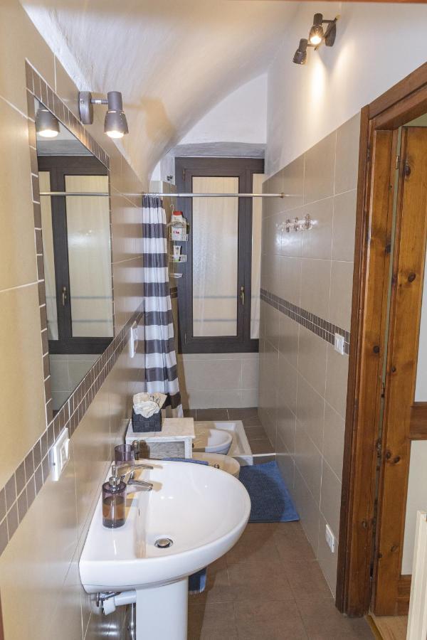 Centralissimo Trilocale Su Due Piani - Flavio House サンレモ エクステリア 写真